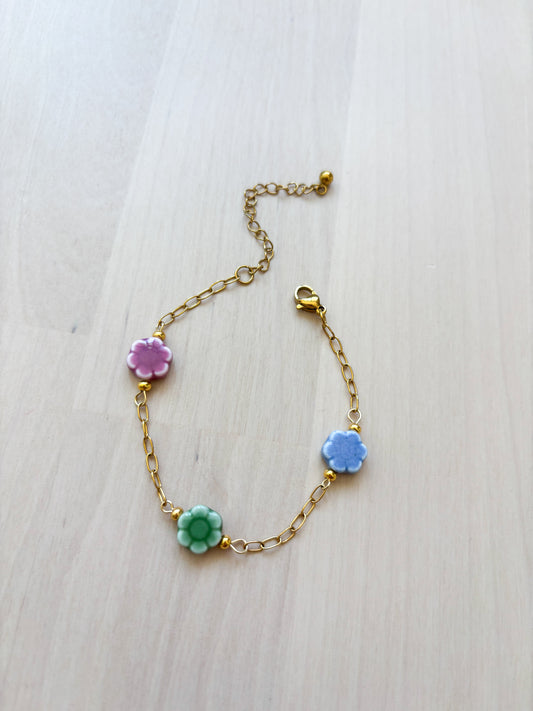 Ceramic Flower Charm Bracelet – Dainty Gold Stainless Steel Bracelet, Minimal Floral Jewelry